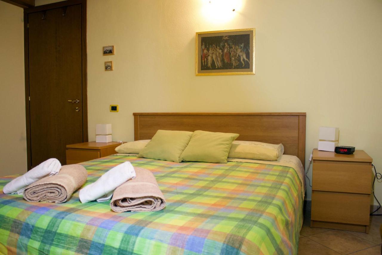 La Casa Sul Sasso In Town Serviced Accommodations Dervio Bagian luar foto