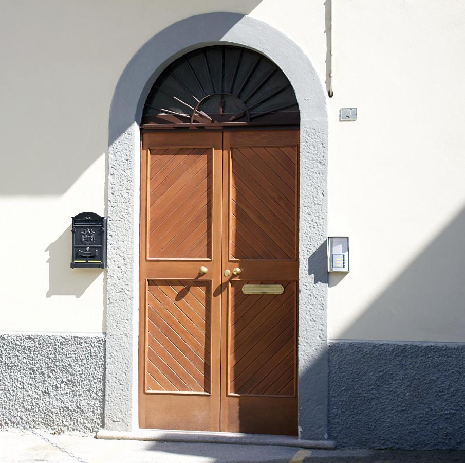 La Casa Sul Sasso In Town Serviced Accommodations Dervio Bagian luar foto
