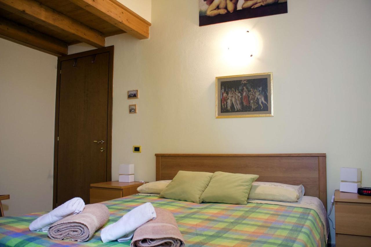 La Casa Sul Sasso In Town Serviced Accommodations Dervio Bagian luar foto