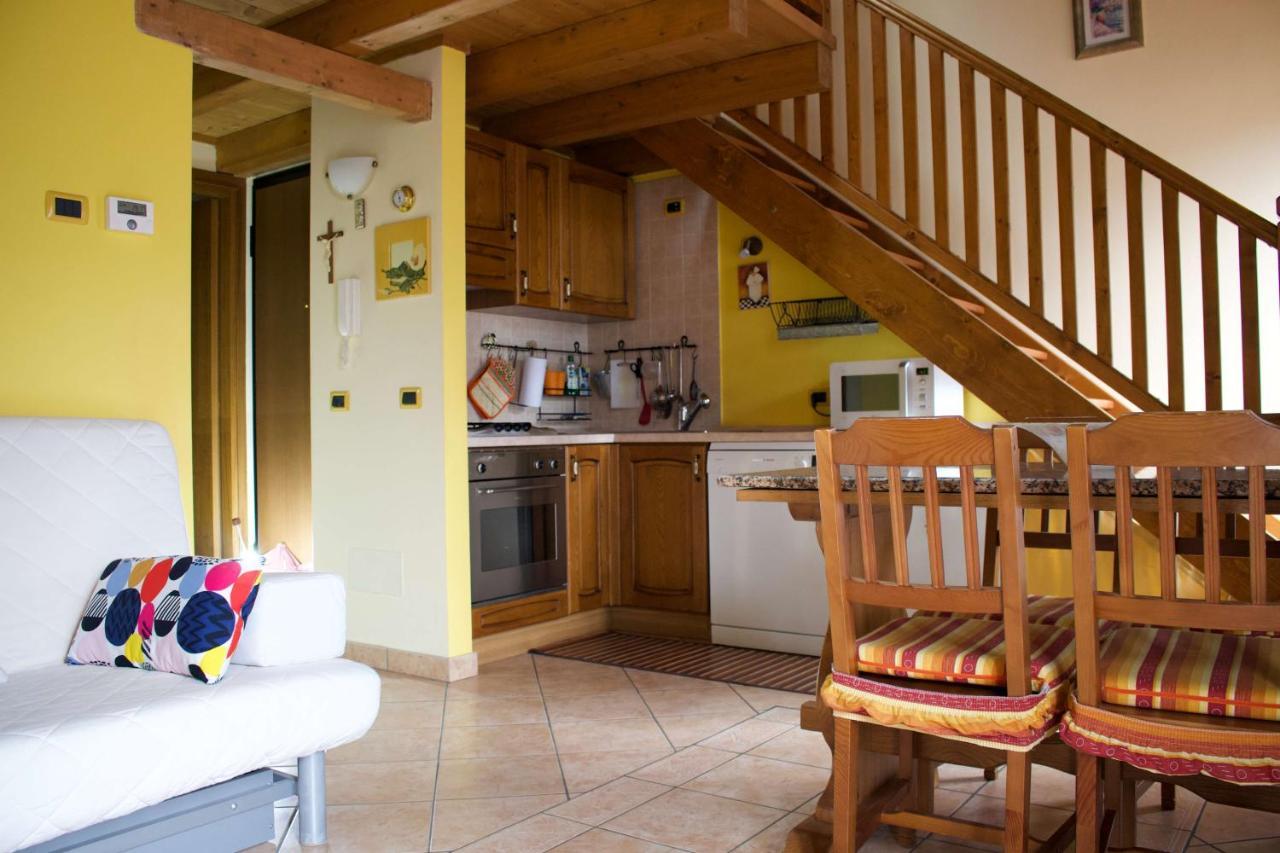 La Casa Sul Sasso In Town Serviced Accommodations Dervio Bagian luar foto