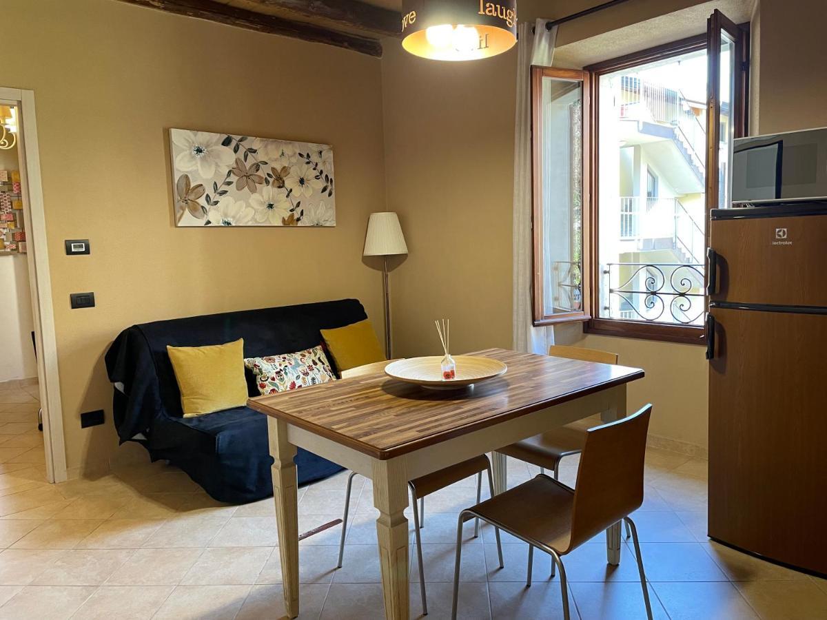 La Casa Sul Sasso In Town Serviced Accommodations Dervio Bagian luar foto